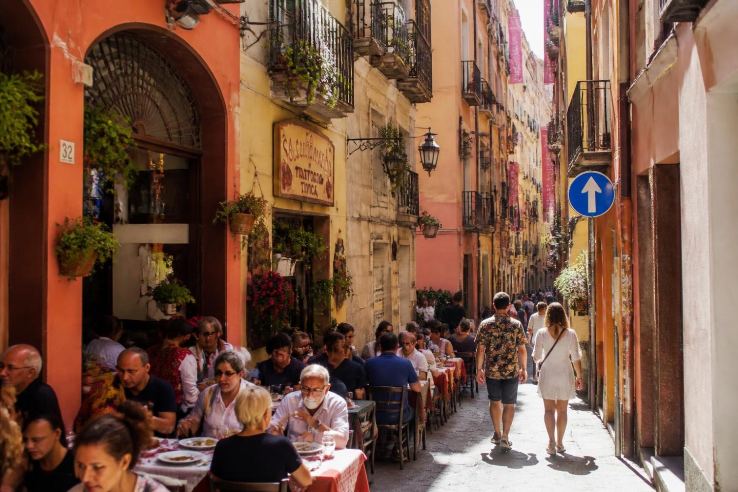 découvrez les quartiers de cagliari à éviter et les zones à connaître avant votre visite pour un séjour en toute sérénité.