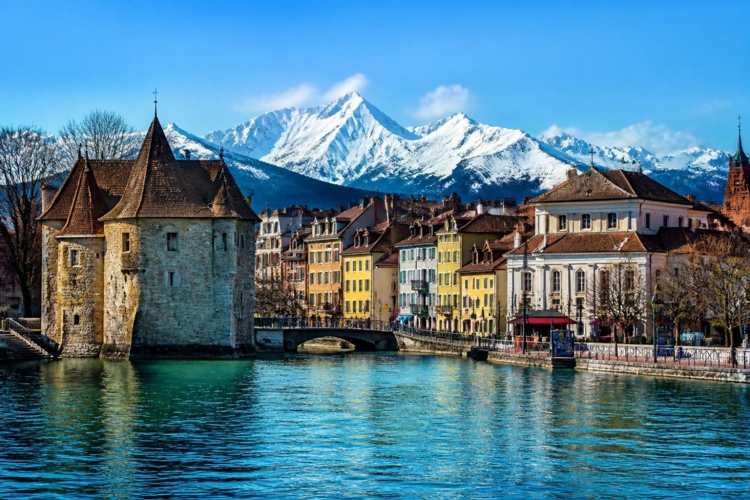 découvrez la région d'annecy en france : sa localisation géographique, ses principales caractéristiques, son patrimoine naturel et culturel, ainsi que les activités incontournables à faire dans cette destination prisée.