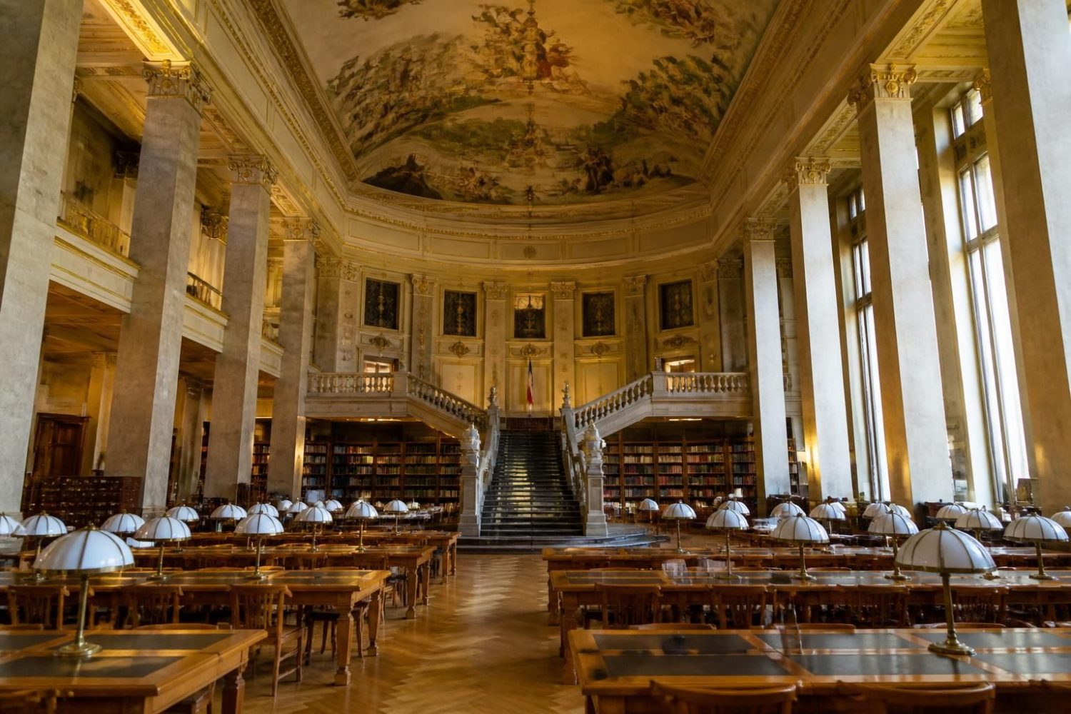 découvrez l'histoire fascinante de la bibliothèque municipale de prague et trouvez toutes les informations pratiques pour un accès facile lors de votre visite.